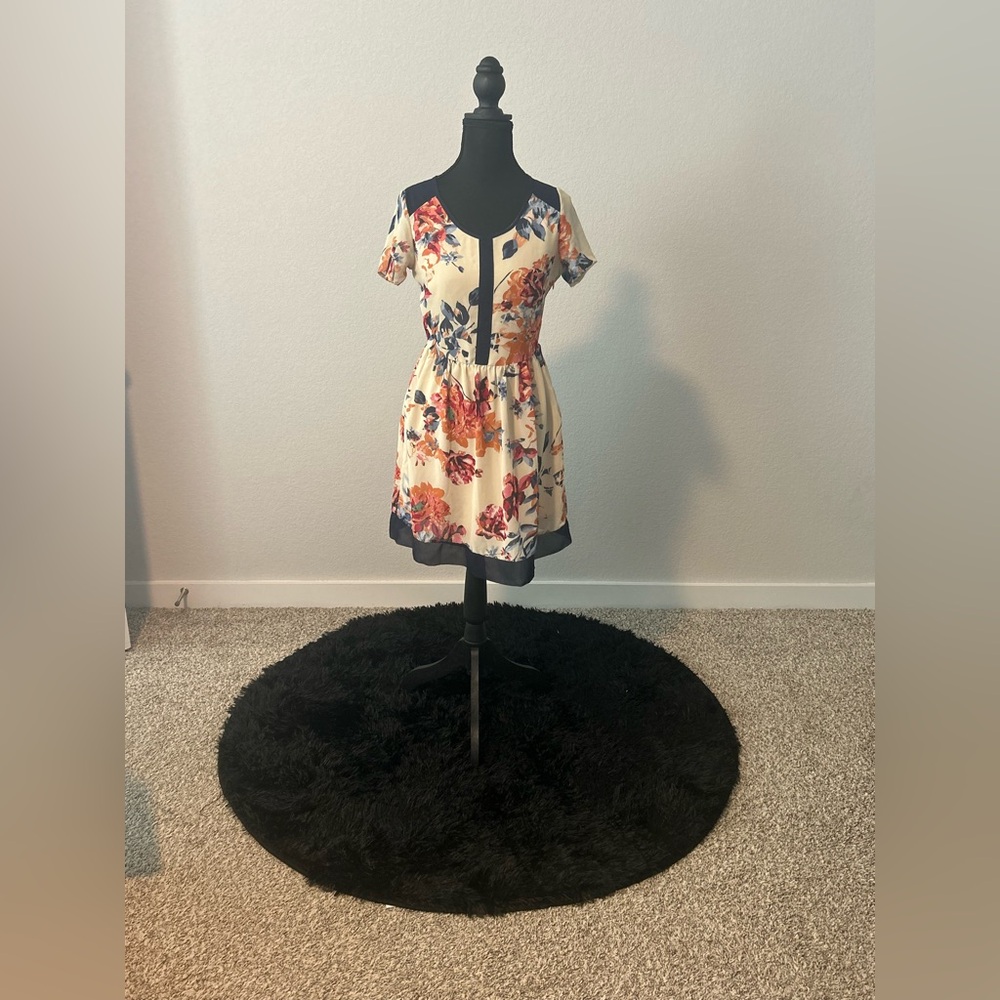 Bar III Cream Floral Short Sleeve Skater Dress with Navy Trim